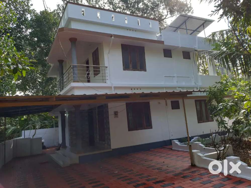 3BHK HOUSE @ PALLIKKARA KAKKANSD
