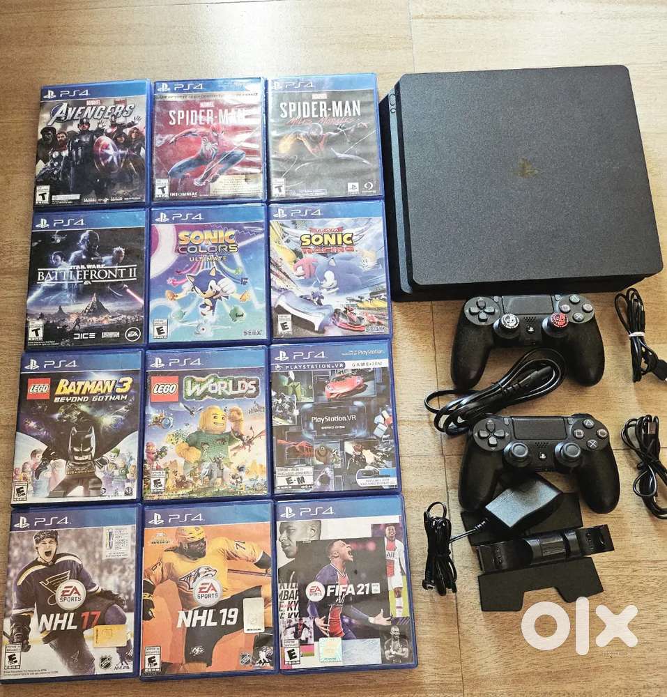 PS4 SLIM (1 TB) with 2 controller