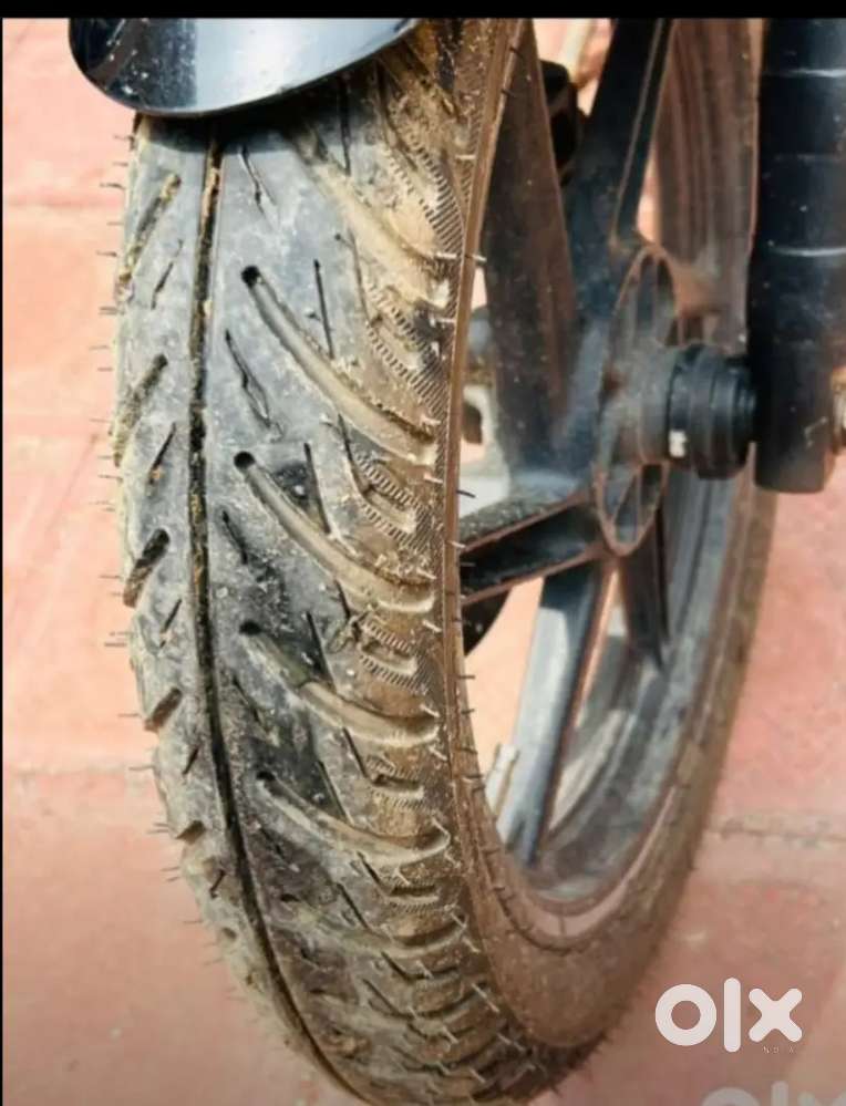 1 week pahlay hi tyre dalway hai dono