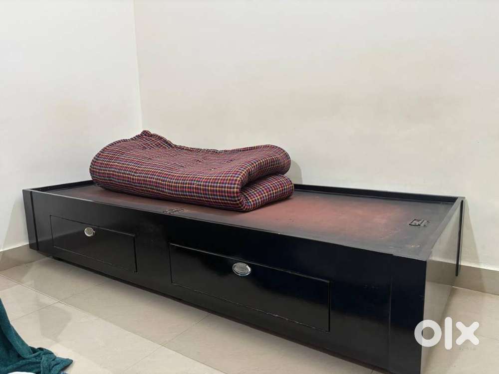 Single Diwan (Bed with storage)in Excellent condition