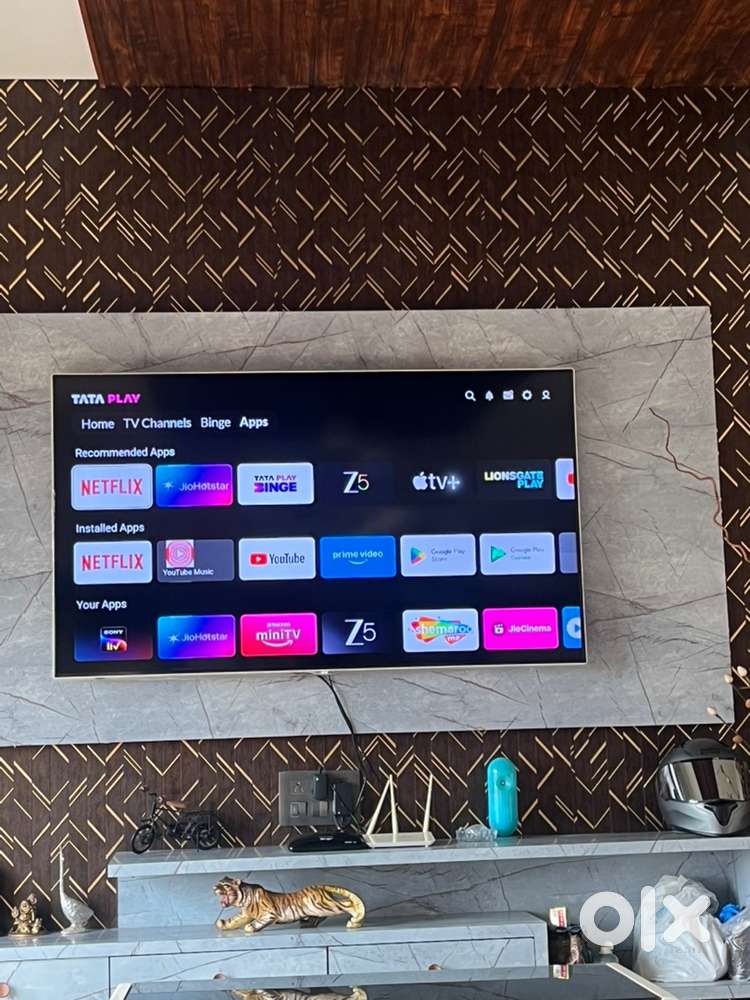 VU SMART LED TV 65 inch