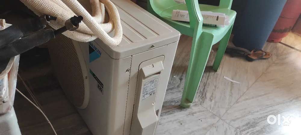 Daikin 1  ton ac
