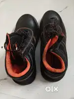 Safety shoes size 8