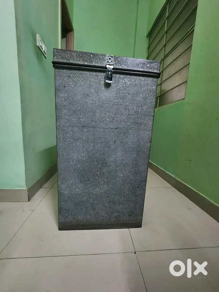 Storage box