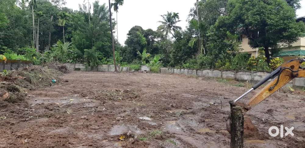 ഇരിഞ്ഞാലക്കുട ബീവറേജ്‌സ് അടുത്തായി 13 സെന്റ് സ്ഥലം വില്പനക്ക്