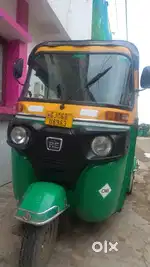 Bajaj RE CNG rikshaw at affordable prices with good condition in Gorwa
