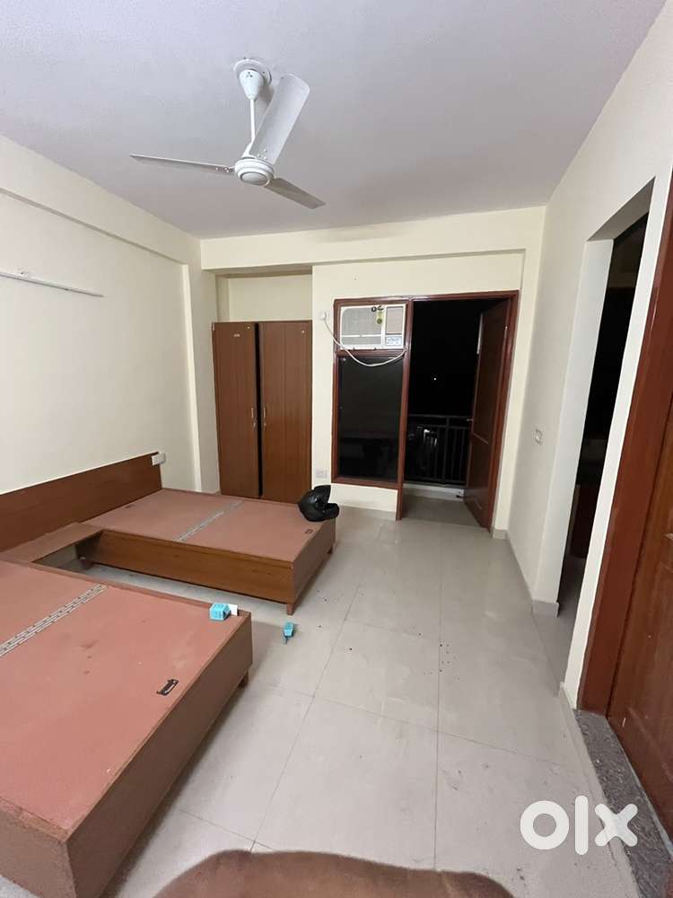 Need a Roommate who is currently studying