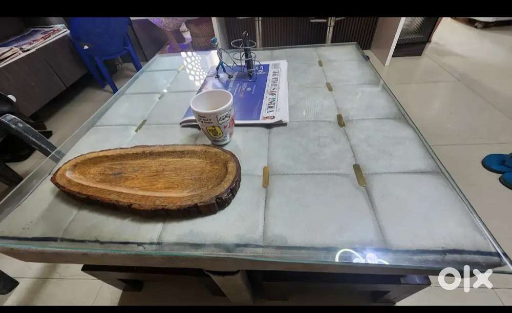 Center table in good condition!