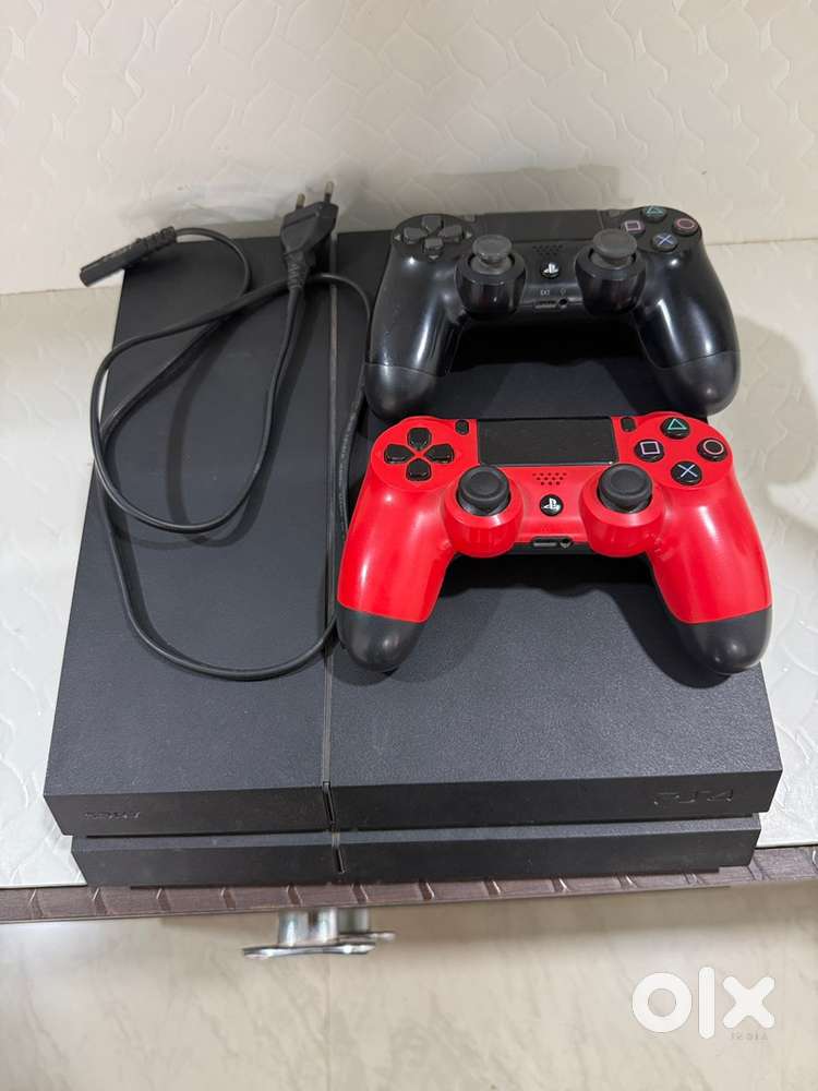 PLAYSTATION 4