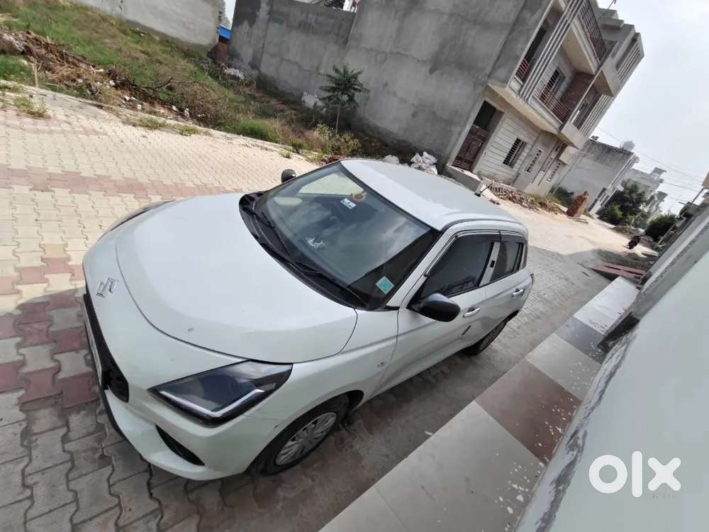 Brand new white swift full music system mat and leather seat