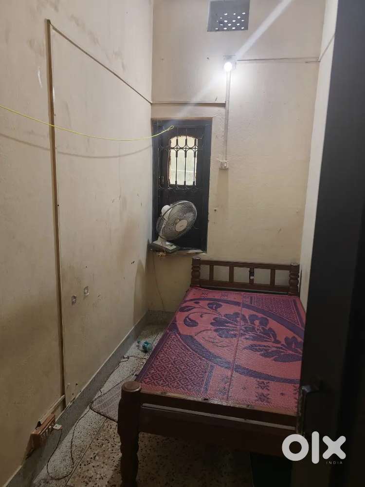 Need a male roommate only students for single room ( competitive bg )