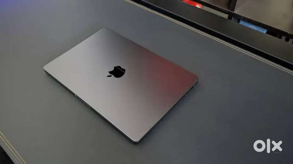 Apple MacBook Pro 15 TouchBar (2018) – Like New  i7  16GB RAM