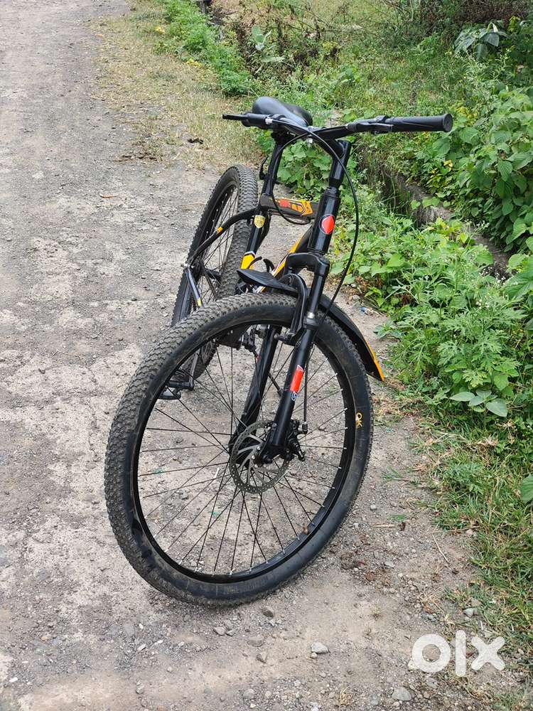 Racing cycle Superfast with dual disc breaks