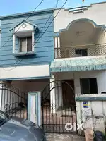 3 bedroom duplex 300 mtrs from airport