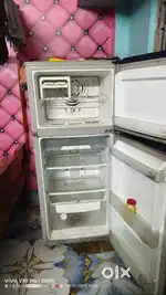 Double door refrigerator