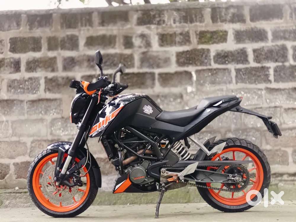 KTM DUKE 200 IN TOP NOTCH CONDITION