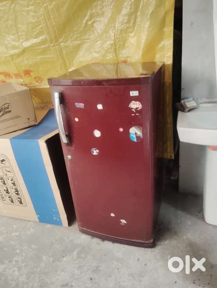 LG 200 LITRE FRIDGE AVAILABLE FOR SALE