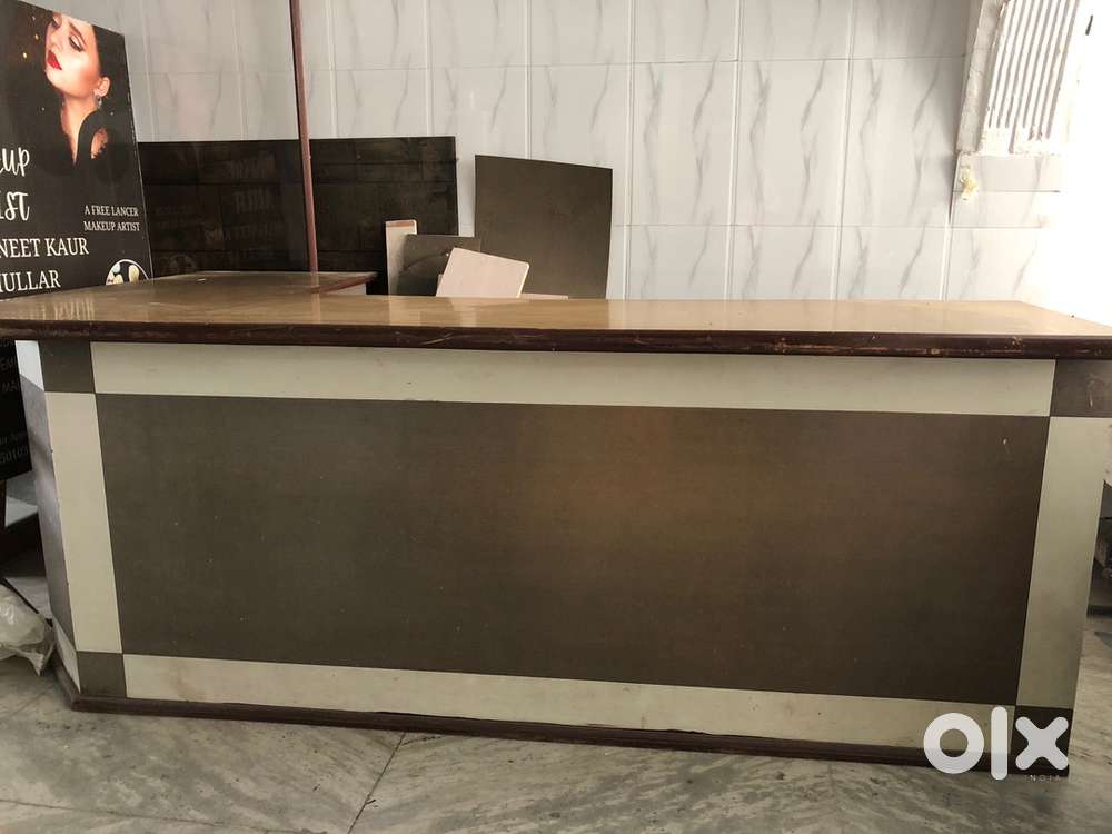 Good and strong wood long length counter for your shop and office