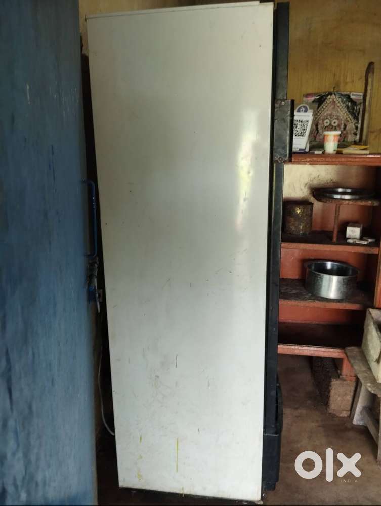 VC COOLER / GLASS DOOR FRIDGE