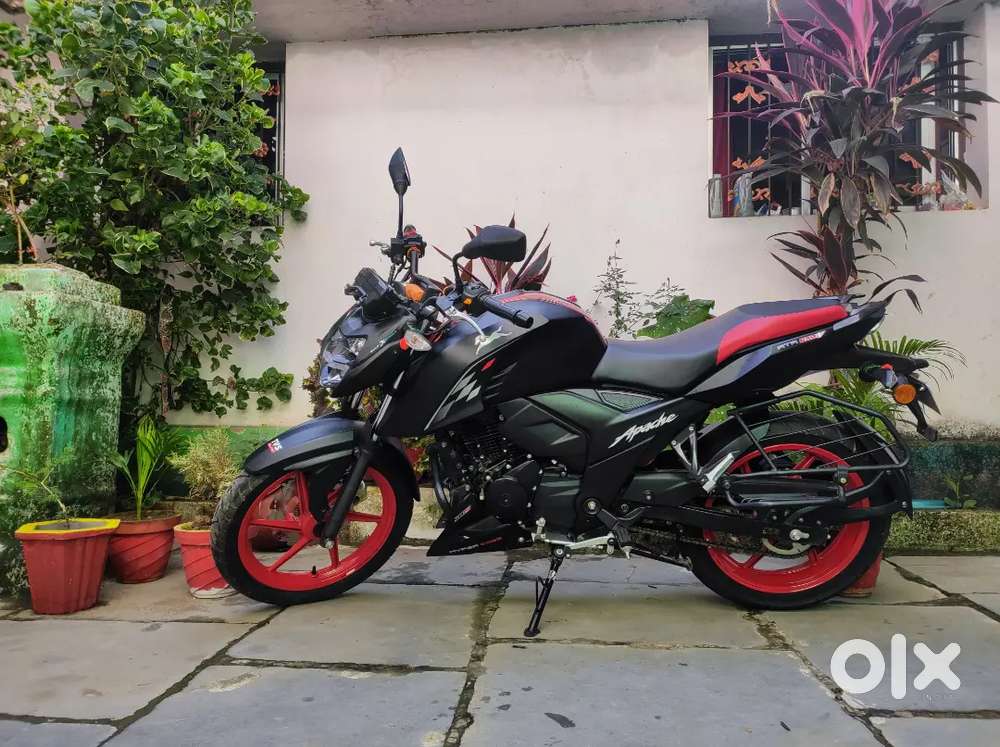 Hello friends I want to sell my Apache, 160cc, 4v, first owner.