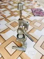 Maushami Juicer Machine