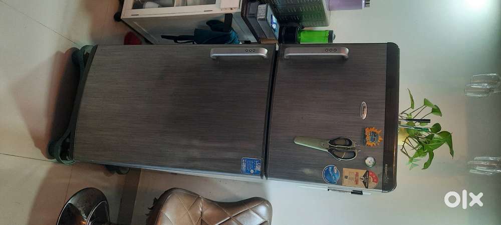 Whirlpool 220 litter fridge,  FF23C /2008