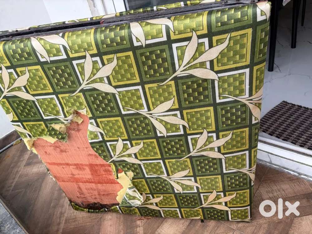 Folding bed in good condition