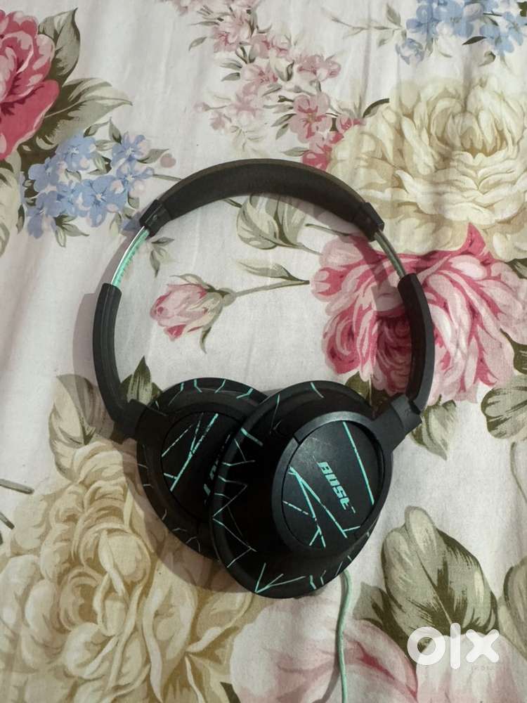 Bose SoundTrue Headphones