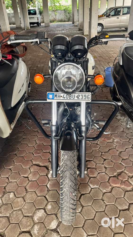 Well maintained white Thunderbird 350x,bought in december 2019