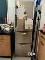 HITACHI fridge. 10,000 negotiable.