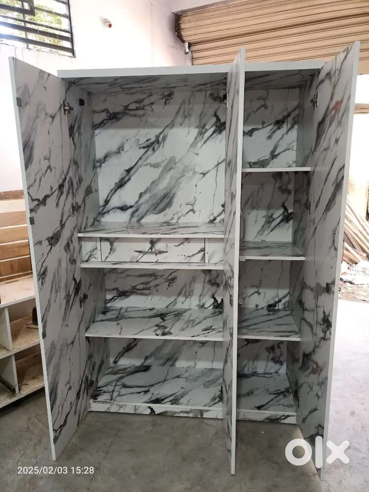 Brand new 3 door wardrobe (2+1)