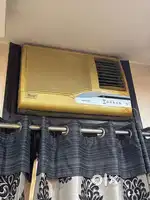 1.5 Ton Window AC – Bahut Vadiya Condition – With Remote