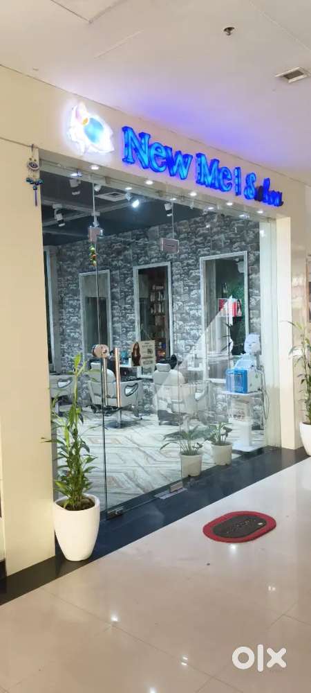 Beauty and parlour male and female both apply