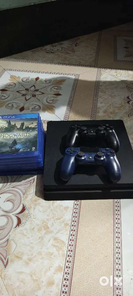 Ps4 game with 7 game cds