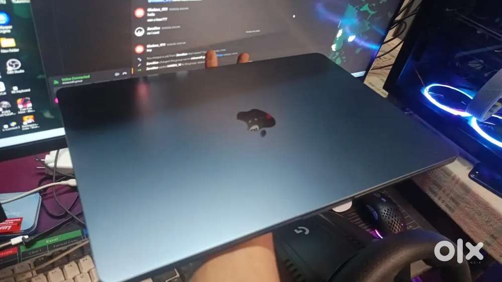 Apple Macbook and apple magic mouse negotiable