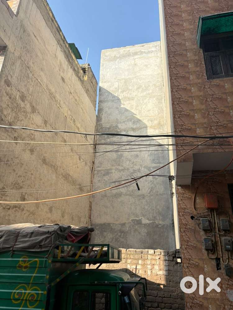 50 gaj plot (16*30) , near dwarka mor , 25-30 feet main road