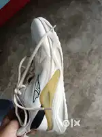 REDTAP Sneakers 8000 price he 3000 me sell kar rahe he good condition