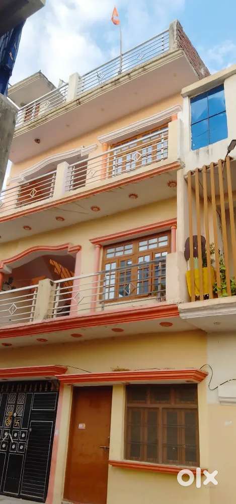 1 BHK fully separated set for single family and also for bachelors