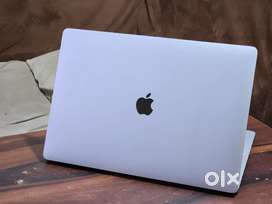 Apple Macbook Pro i9 64GB Ram 512GB Apple SSD 5.5gbGraphics