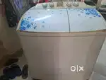 Lloyd washing machine semi-automatic