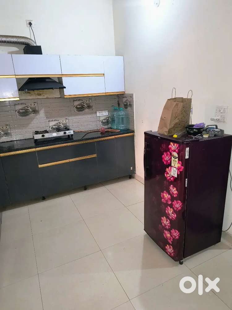 2bhk ground floor furnished owner free flat