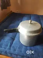7 litre and 5 litre cooker