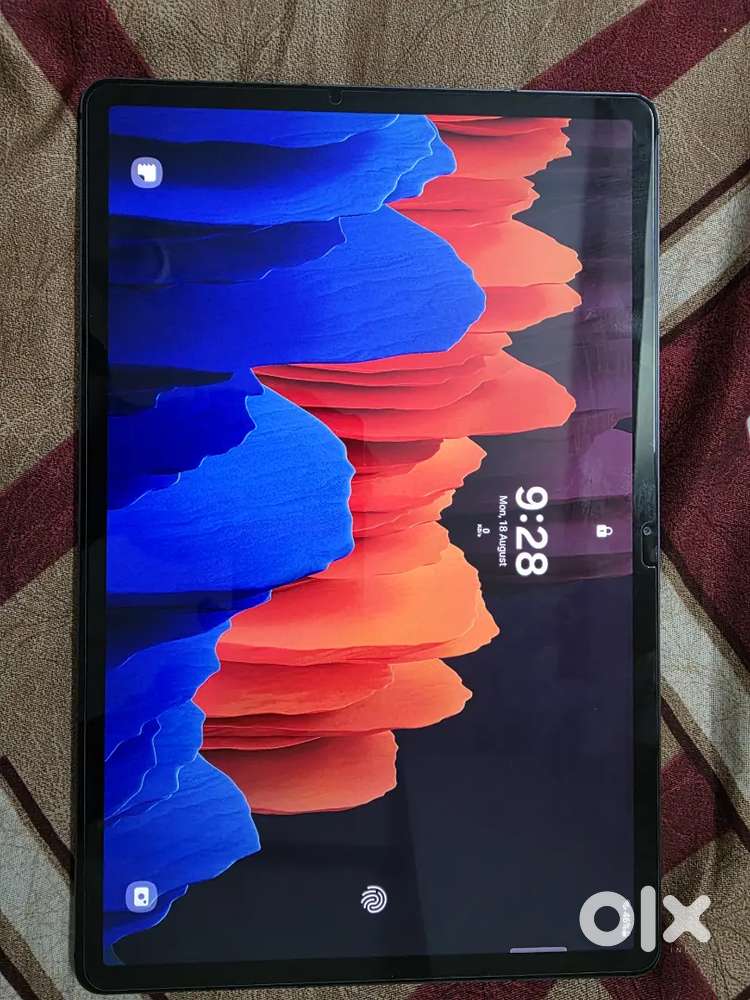 S7+ tab with samsung keybord and spigen accessories