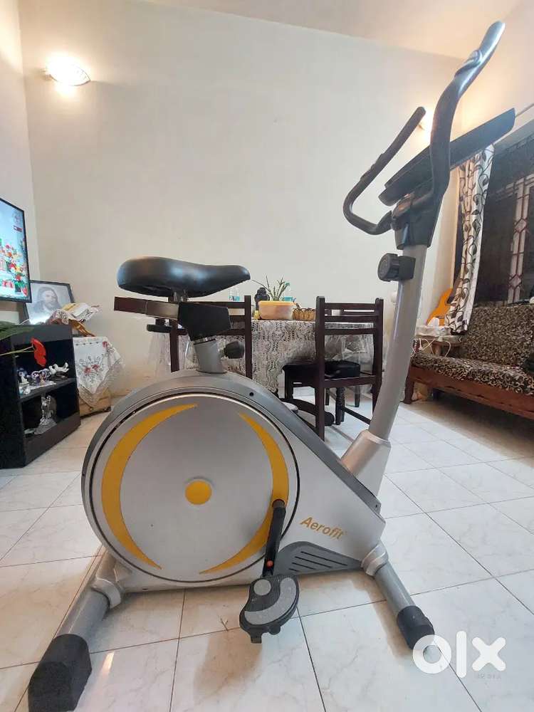 arrofit upright bike AF 278 U +exercise adjustable bench