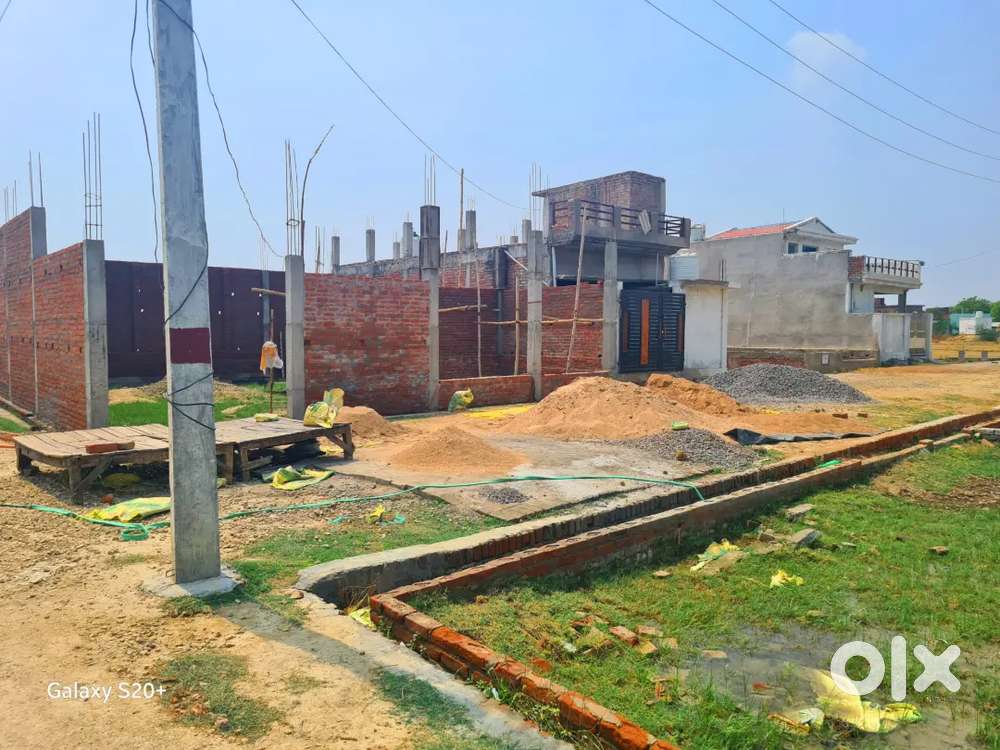 संगम नगरी प्रयागराज मे 4लेंन हाईवे से 2kmकी दुरी मे सही कीमत पर प्लाट