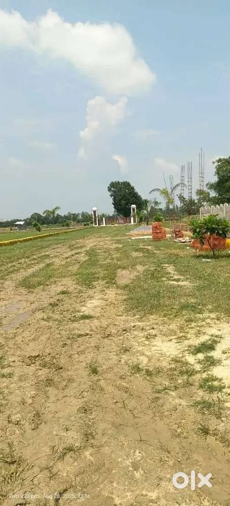 सुल्तानपुर रोड गोसाईगंज मार्केट वाली साइड पर जमीन लेने पर बाउंड्रीफ्री