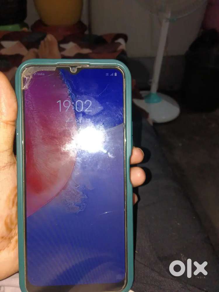 New brand phon good condition