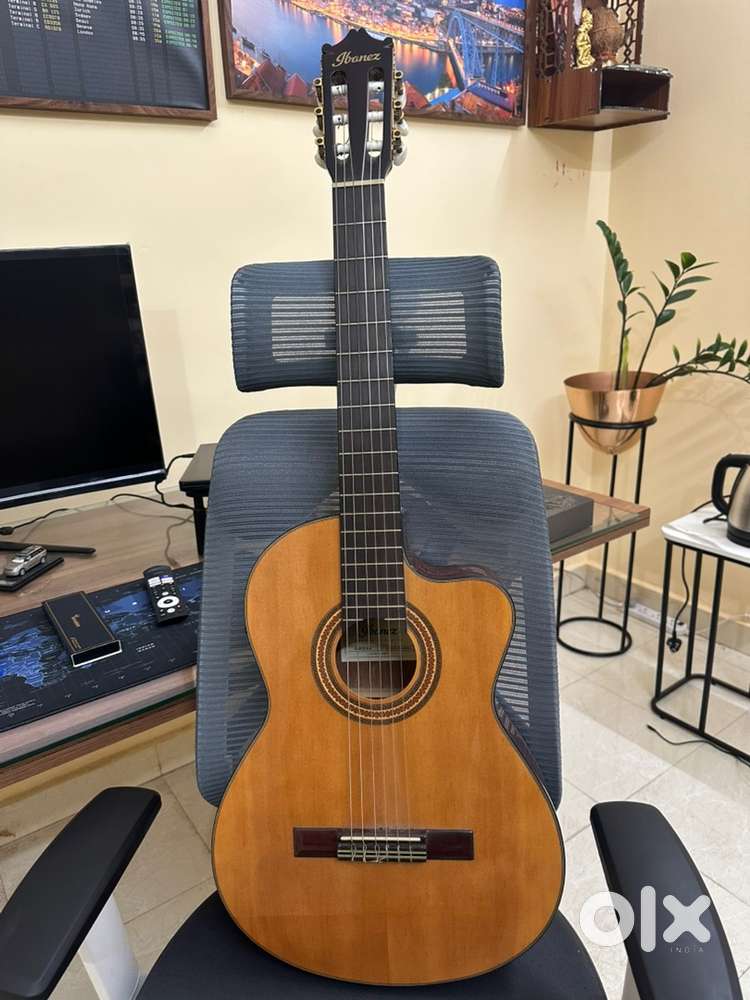 Selling my Ibanez GA6CE Nylon string guitar