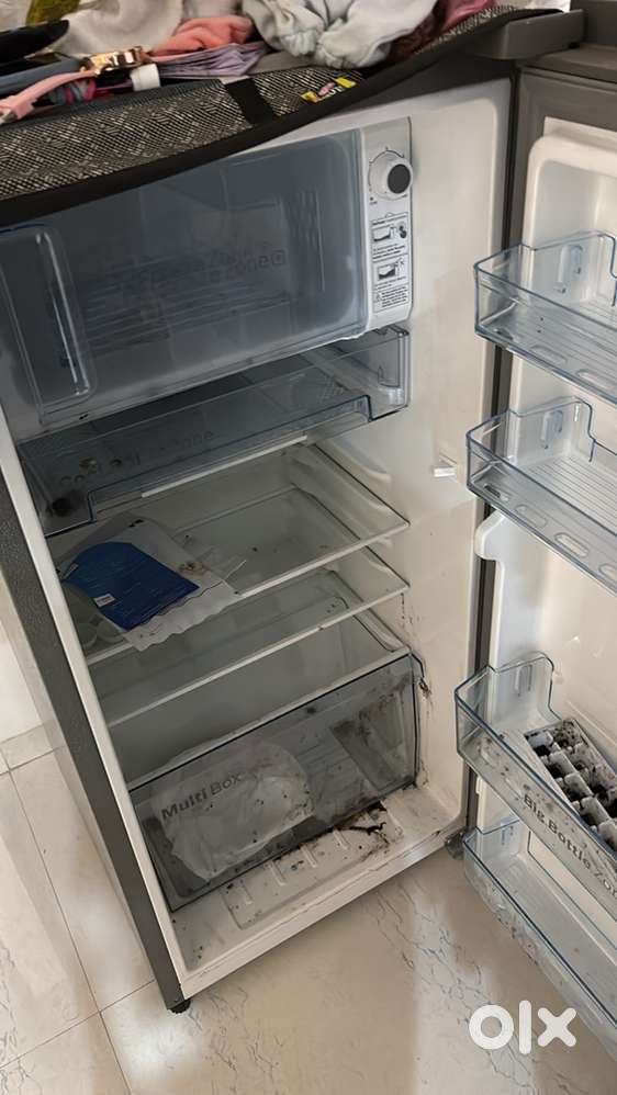 187 leater fridge unused