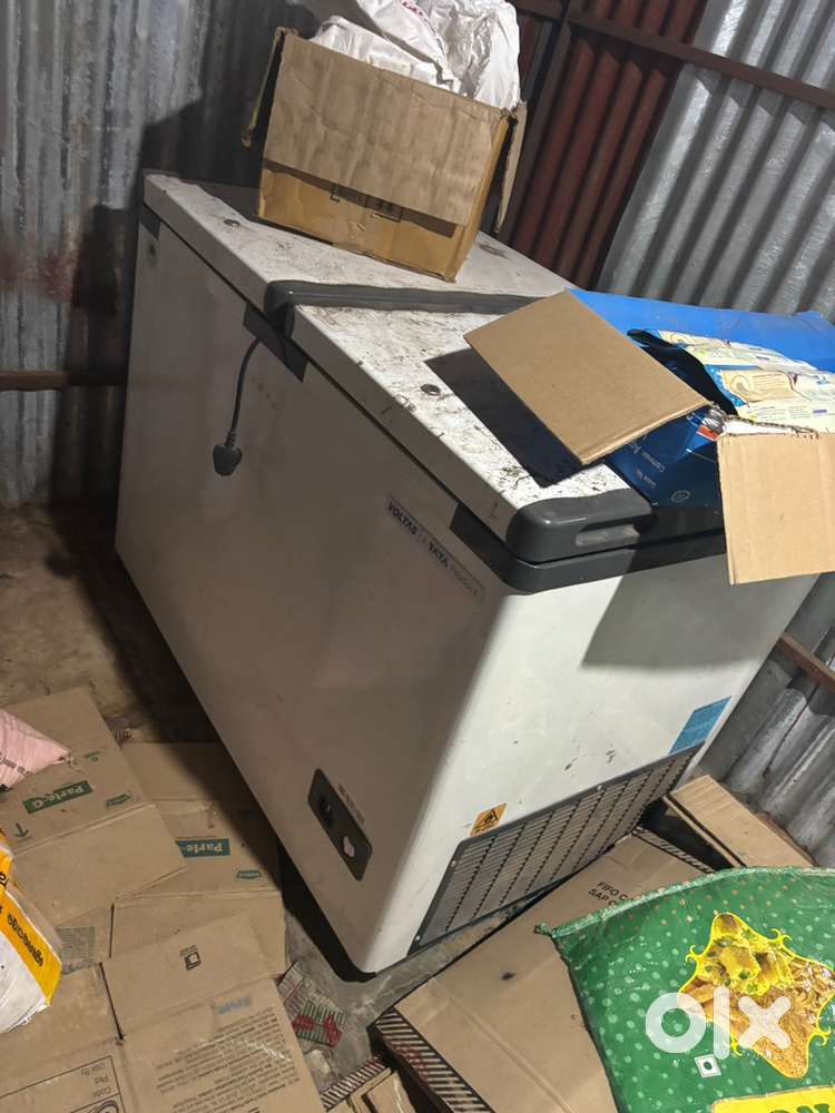 Shop cupboard and deep fridge for sale